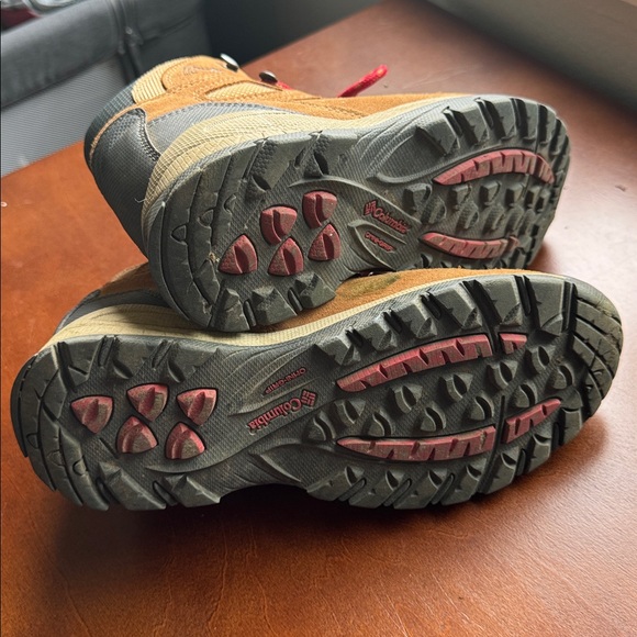 Columbia Hiking Boots (Waterproof) - Picture 4 of 8